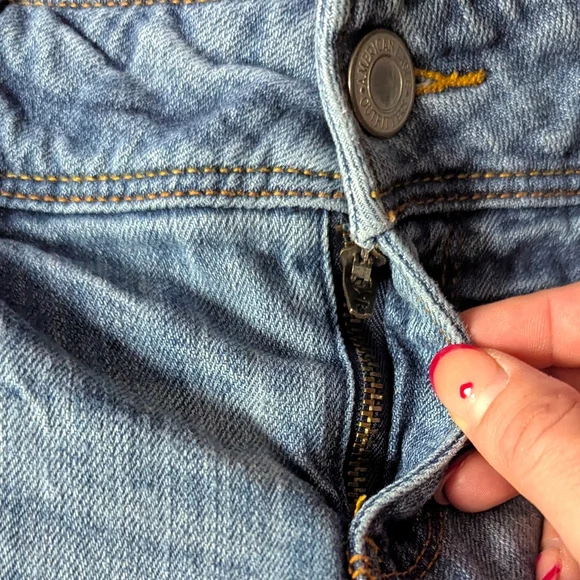 American Eagle Slim Boot Jeans Sz 10 Y2K Low Rise Stretch Distressed Light Wash - Picture 4 of 16